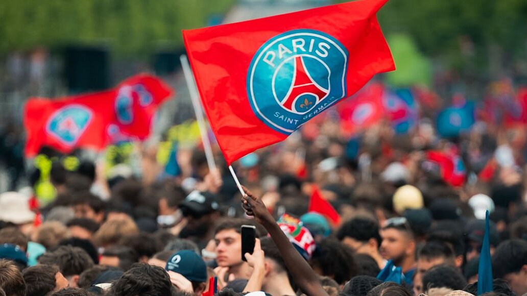 Lucas Chevalier standing on the pitch during a Paris Saint-Germain training session